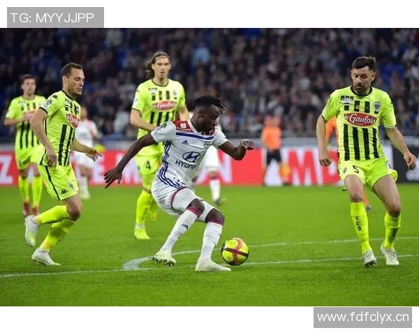 巴黎FC对阵欧塞尔的法甲保级大战主场全力争胜客场力求生存